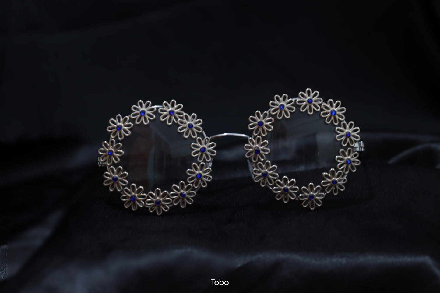 Midnight Lily Shades