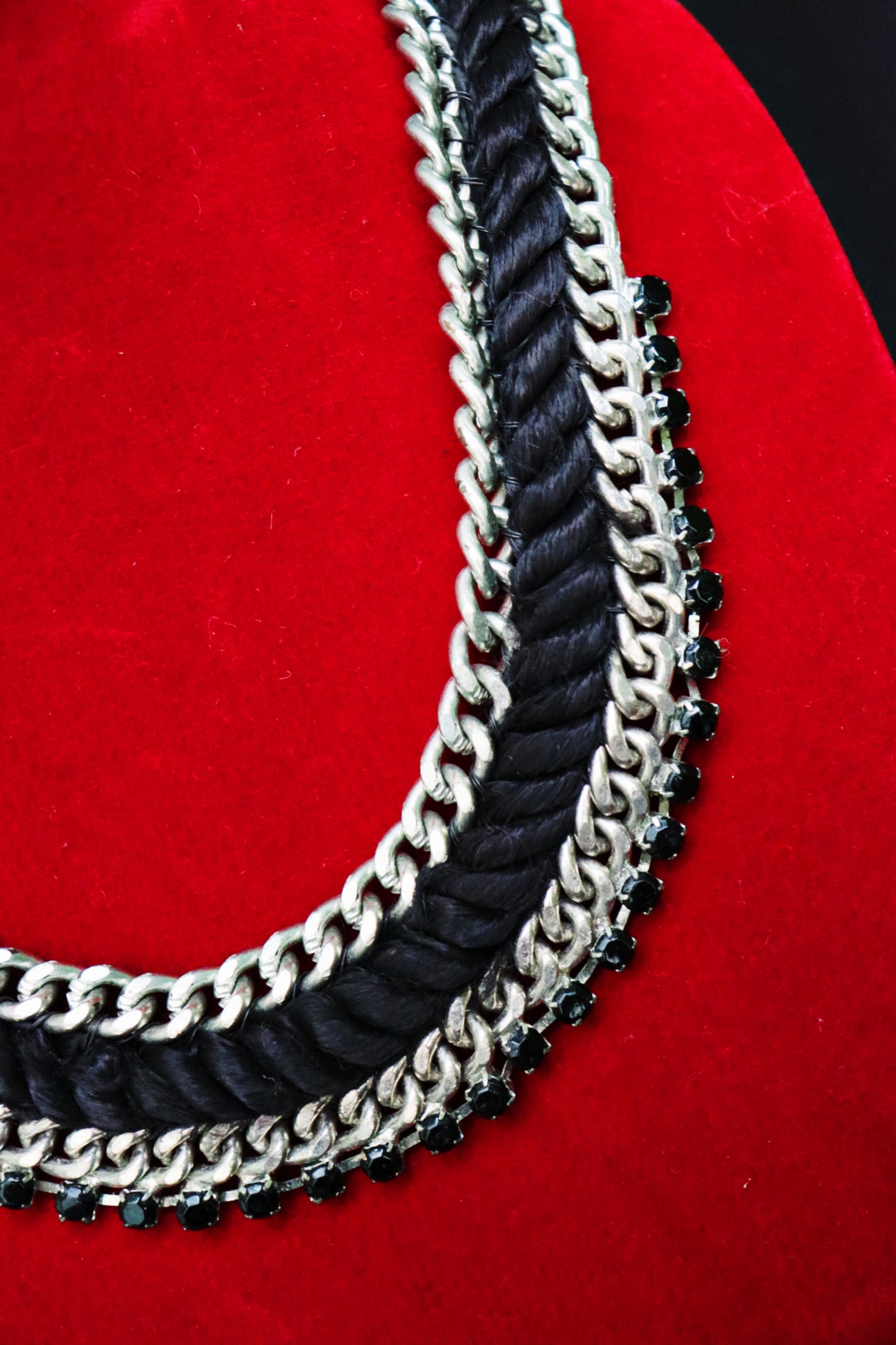 Silver and Black Unisex Elegant Neckpiece
