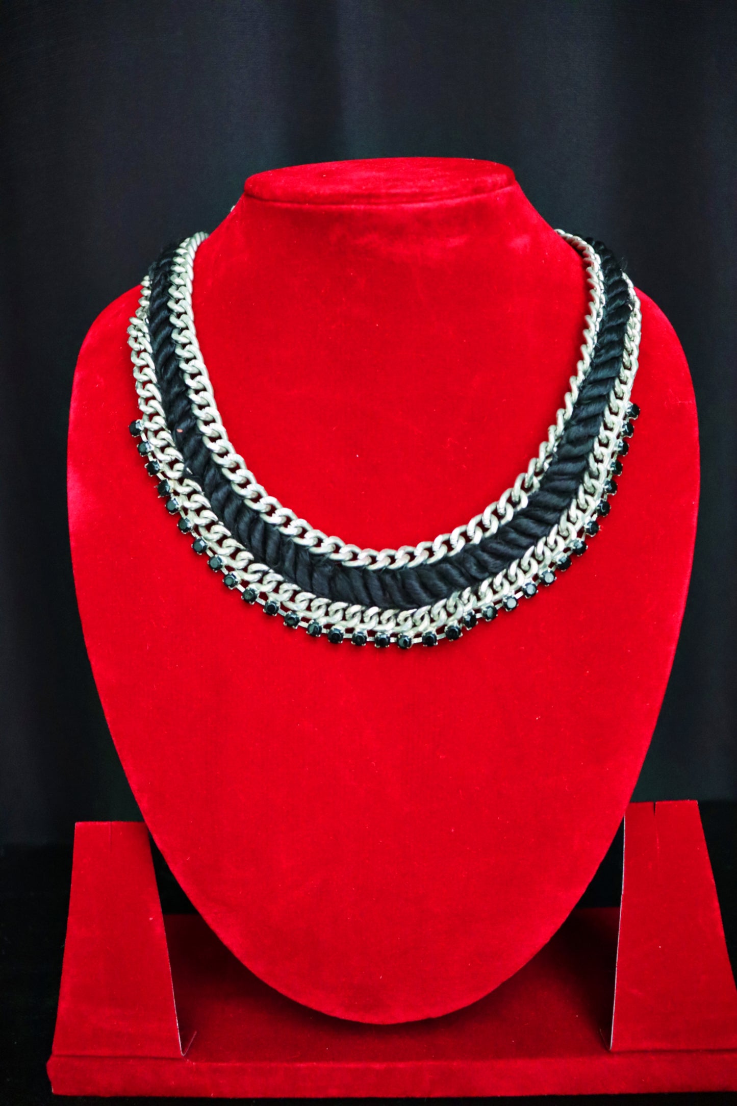 Silver and Black Unisex Elegant Neckpiece