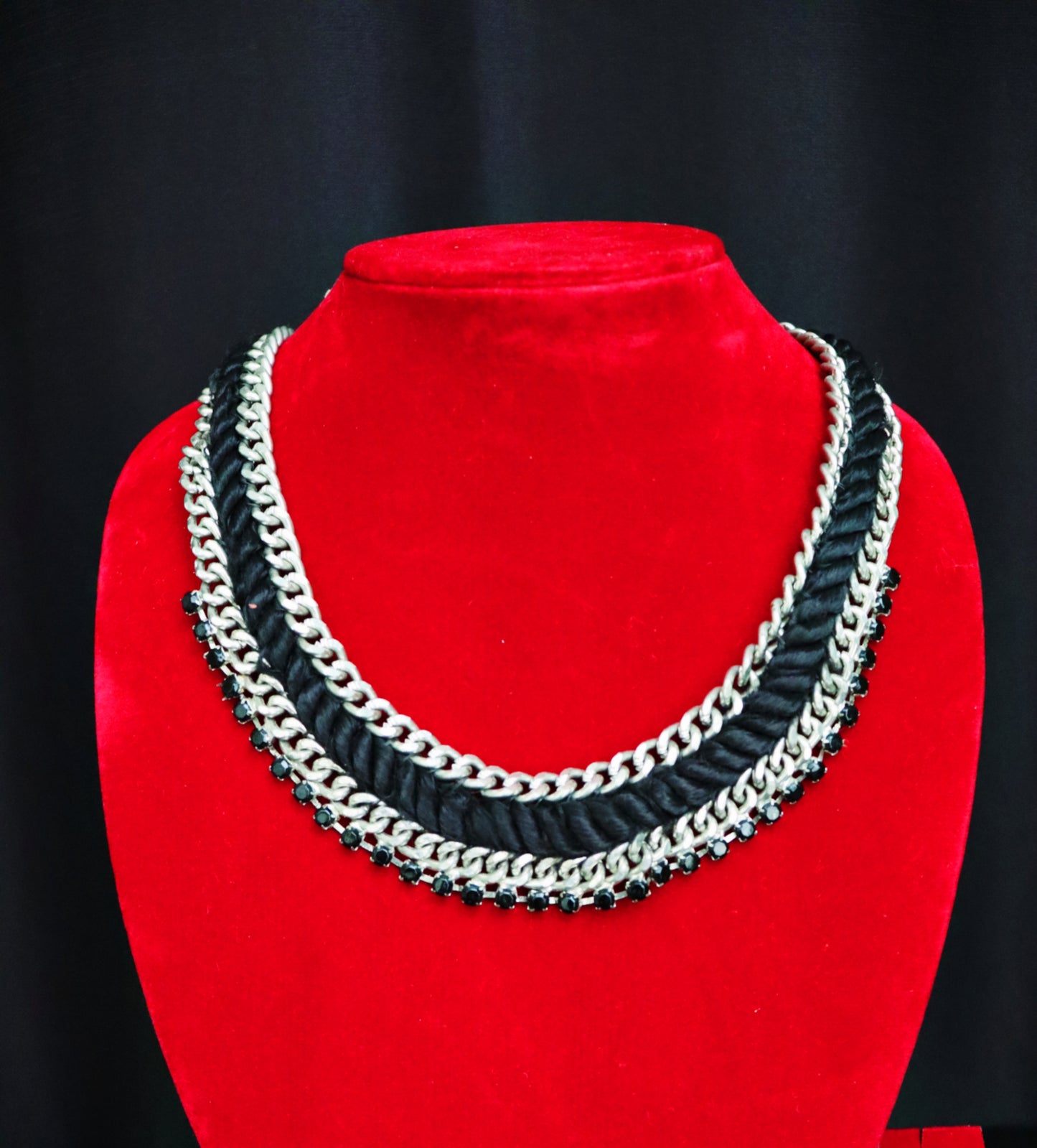 Silver and Black Unisex Elegant Neckpiece