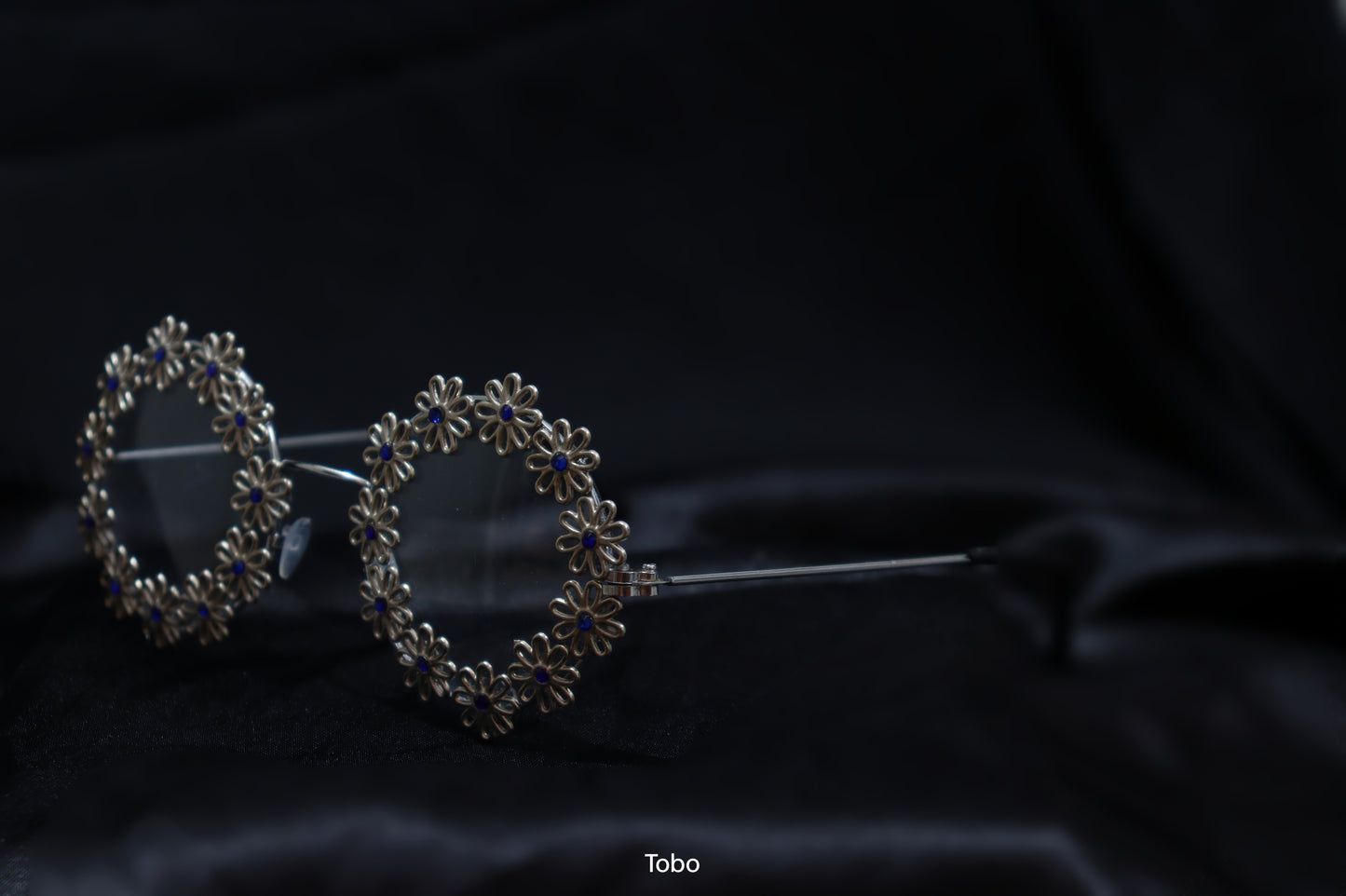 Midnight Lily Shades